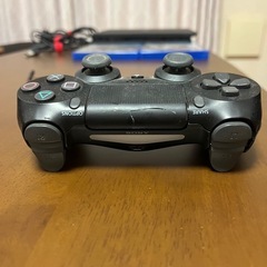 プレイステーション4 本体➕ソフト2本の画像