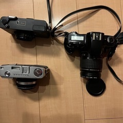 レトロなカメラ3台の画像