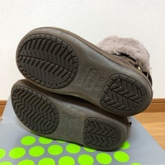 crocs クロックス Cozycrocs Bootie SE ファー ショート ブーツ W4 22cm 小さめ/長靴 レインの画像