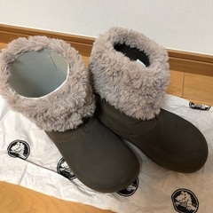 crocs クロックス Cozycrocs Bootie SE ファー ショート ブーツ W4 22cm 小さめ/長靴 レインの画像
