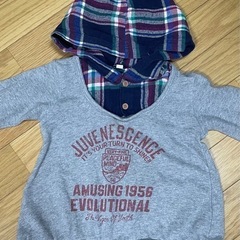 フード付きトップス　95cmの画像