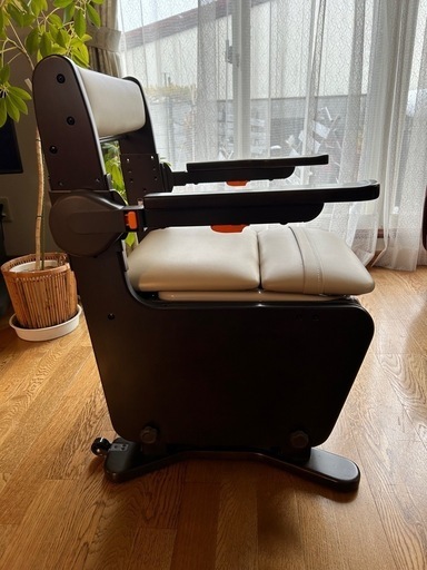 介護用 ポータブルトイレ
パナソニック家具調トイレ<座楽>新品 