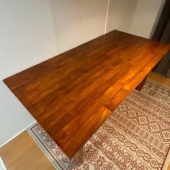 ダイニングテーブルの画像