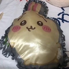 ちいかわ ギンガムフリルクッション　うさぎ