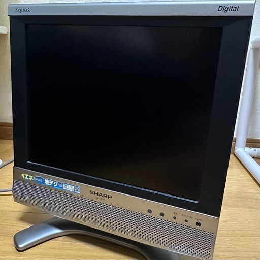 テレビ　シャープ　AQUOS