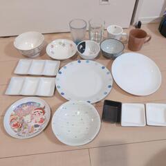 お話中 食器類 たくさん 19点の画像