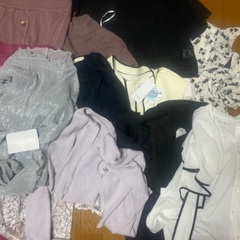 洋服まとめて100円で。の画像