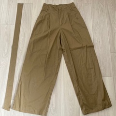 ベージュワイドパンツ　サイズM