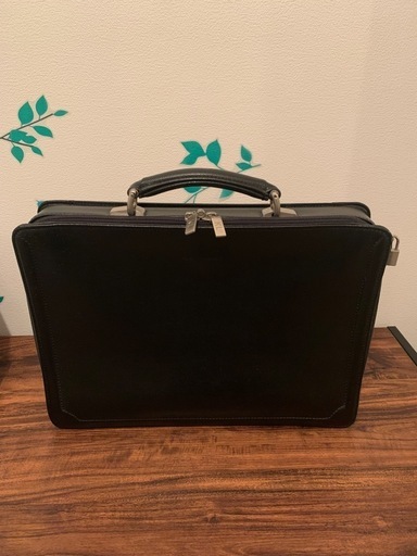 《お譲り先決定！！ヽ(´▽｀)/》【KARL LAGERFELD】 ビジネスバッグ