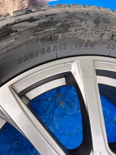 225/65R17YOKOHAMAスタッドレスタイヤとホイール４本セット
