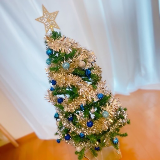 クリスマスツリー　飾り付き