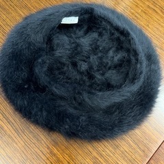 黒ファー　ベレー帽の画像
