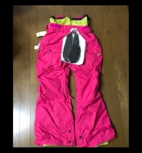新品タグ付き‼️GOLDWINお洒落スノボ・スキーパンツ