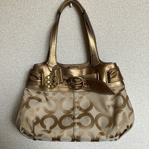 COACH ショルダーバッグ ゴー