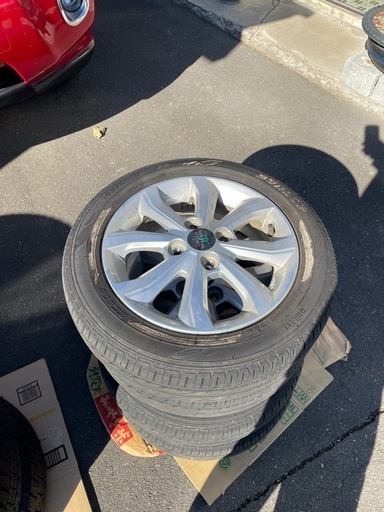 デイズルークス純正ホイールプラスタイヤ