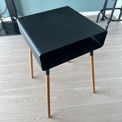 タワーサイドテーブル