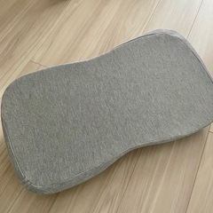２８°足まくら の画像