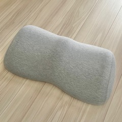 ２８°足まくら の画像