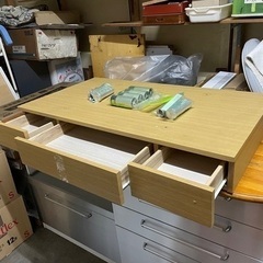 ガラス天板　センターテーブル（引出し付き）