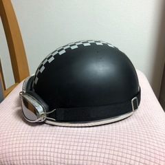 ゴーグル付きヘルメットの画像