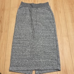 レディース　服 ロングスカート ワンピース ロング丈 長袖 黒　ブラック　ベージュ UNIQLOの画像