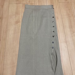 レディース　服 ロングスカート ワンピース ロング丈 長袖 黒　ブラック　ベージュ UNIQLOの画像