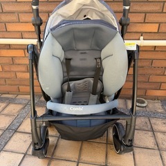 combiベビーカーの画像