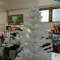 ✨ホワイトクリスマスツリー✨箱あり、イベント、クリスマス、【こちらは店舗です。浜村鹿野温泉ICから3分 買取本舗 宮本リサイクル 営業時間9～19時 定休日水曜のみ←連絡できませんm(_ _)m】の画像
