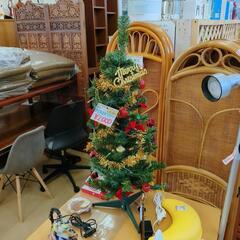 ✨クリスマスツリー✨電池式、光ます。箱あり、イベント、クリスマス、作動確認済みです。【こちらは店舗です。浜村鹿野温泉ICから3分 買取本舗 宮本リサイクル 営業時間9～19時 定休日水曜のみ←連絡できませんm(_ _)m】の画像