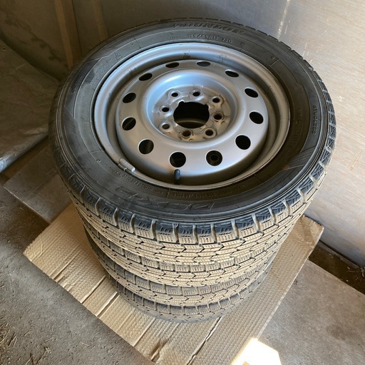 受付終了。
スタッドレスタイヤ　軽自動車　 4本　 ダンロップDS Xー2 155/65 R 13