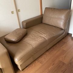 ソファー　トープブラウン　クッション付き　