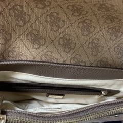 GUESSのバッグの画像