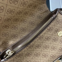 GUESSのバッグの画像