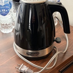 デロンギ　電子ケトル　黒色の画像