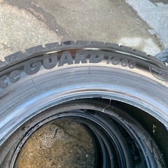 215/60/17冬タイヤの画像