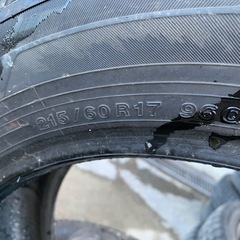 215/60/17冬タイヤの画像