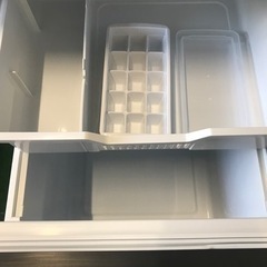 【美品】☆冷蔵庫　Hisense   HR-D13E3W   135L  　2024年製の画像