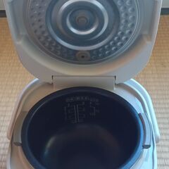 シャープ ジャー炊飯器 ３合炊き 2017年製の画像