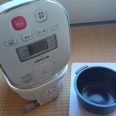 シャープ ジャー炊飯器 ３合炊き 2017年製の画像