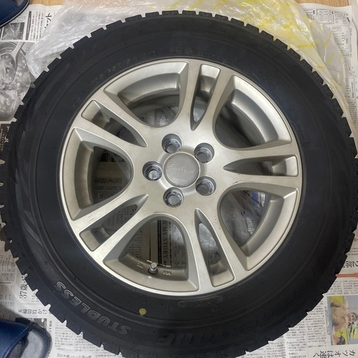?⛄️12/1迄に購入して頂ける方は、1万円にします‼️?１９５/６５Ｒ１５　アルミ付きスタッドレスタイヤ４本セット　⛄️?