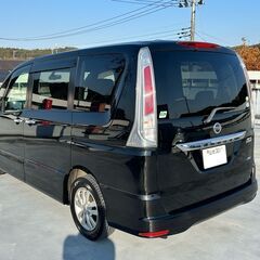 仙台☆H23セレナ4WDハイウェイスターVセレクション車検取り立て☆アイドリングストップ！リモコンエンジンスターター！スタッドレスタイヤ装着！の画像