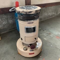 クラシックなトヨセットの石油ストーブです🔥