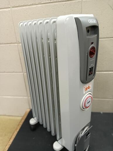24＊11126■稼働品■訳アリ■デロンギオイルヒーター　H770812EfSN　空気が汚れない　コンセントに欠けあり。