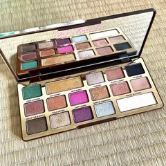 美品 - Too Faced Chocolate Gold アイ...