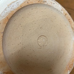 萩焼き独特の灰釉、花器の画像