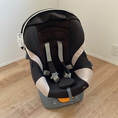 チャイルドシート　新生児〜４才頃まで　