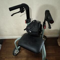【30日まで】歩行器 コンフォート3輪 座面タイプ