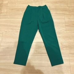 テーパードパンツ　グリーンの画像
