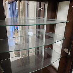 ガラス 飾り棚 キャビネットの画像