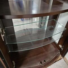 ガラス 飾り棚 キャビネットの画像